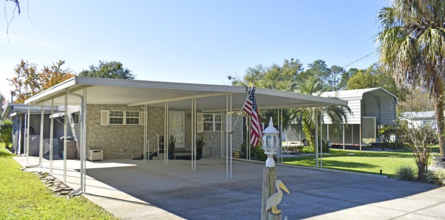 Villa ou maison à Satsuma, Floride 3 chambres, 108.14 m2 № 909324