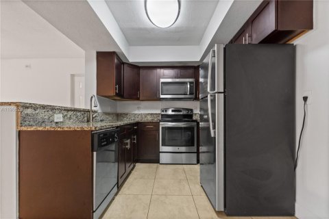 Condo in Coconut Creek, Florida, 2 bedrooms  № 2011107 - photo 5