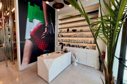 Commercial property in Miami Beach, Florida № 2077032 - photo 3
