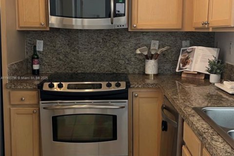 Купить кондоминиум в Саут-Майами, Флорида 2 спальни, 93.83м2, № 1955936 - фото 10