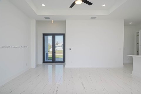 Villa ou maison à vendre à Lehigh Acres, Floride: 3 chambres, 148.92 m2 № 1874280 - photo 3