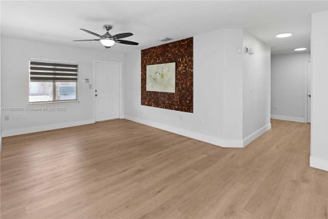 Купить кондоминиум в Дорал, Флорида 3 спальни, 123.56м2, № 1981746 - фото 6
