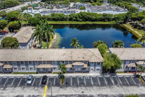 Купить кондоминиум в Дорал, Флорида 3 спальни, 123.56м2, № 1981746 - фото 16