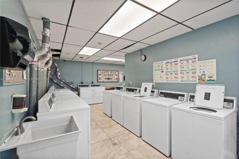 Condominio en venta en Fort Lauderdale, Florida, 1 dormitorio, 60.11 m2 № 1842679 - foto 24