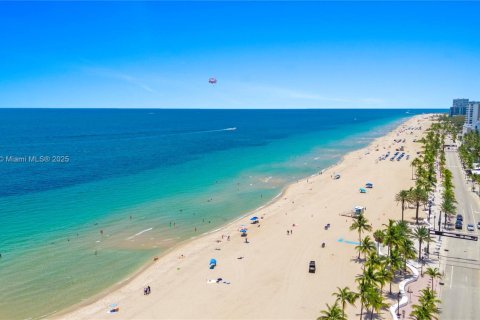 Condominio en venta en Fort Lauderdale, Florida, 1 dormitorio, 60.11 m2 № 1842679 - foto 30