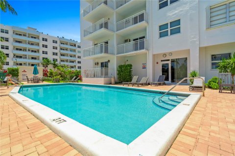 Condominio en venta en Fort Lauderdale, Florida, 1 dormitorio, 60.11 m2 № 1842679 - foto 3