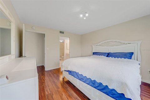 Condo in North Port, Florida, 2 bedrooms  № 1792112 - photo 15