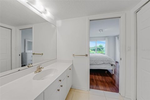 Condo in North Port, Florida, 2 bedrooms  № 1792112 - photo 19