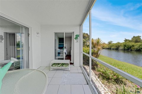 Condo in North Port, Florida, 2 bedrooms  № 1792112 - photo 26
