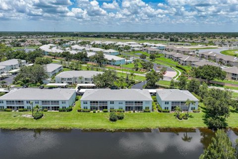 Condo in North Port, Florida, 2 bedrooms  № 1792112 - photo 30