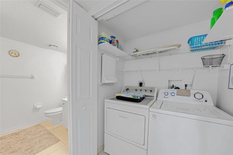 Condo in North Port, Florida, 2 bedrooms  № 1792112 - photo 24