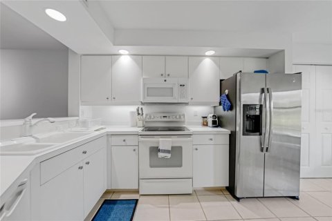 Condo in North Port, Florida, 2 bedrooms  № 1792112 - photo 7
