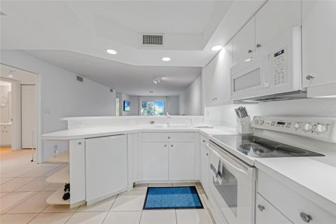 Condo in North Port, Florida, 2 bedrooms  № 1792112 - photo 9