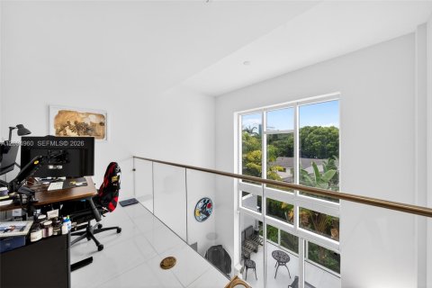 Townhouse in Miami, Florida 2 bedrooms, 166.48 sq.m. № 2086384 - photo 9