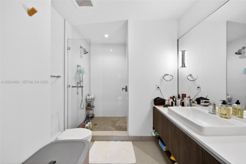 Townhouse in Miami, Florida 2 bedrooms, 166.48 sq.m. № 2086384 - photo 30