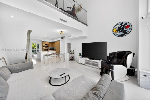 Townhouse in Miami, Florida 2 bedrooms, 166.48 sq.m. № 2086384 - photo 21