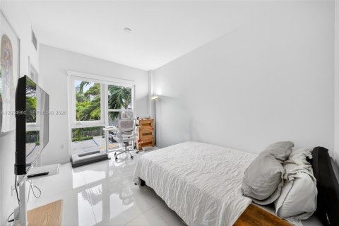 Townhouse in Miami, Florida 2 bedrooms, 166.48 sq.m. № 2086384 - photo 25
