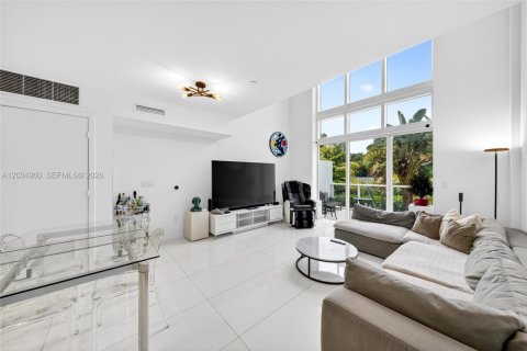 Townhouse in Miami, Florida 2 bedrooms, 166.48 sq.m. № 2086384 - photo 5
