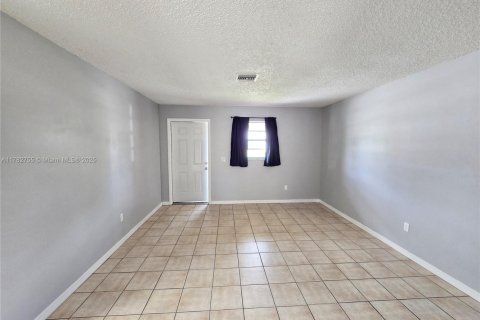 House in Stuart, Florida 3 bedrooms, 99.68 sq.m. № 1632801 - photo 3