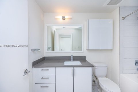 Copropriété à louer à Miami, Floride: 3 chambres, 133.59 m2 № 1936493 - photo 12