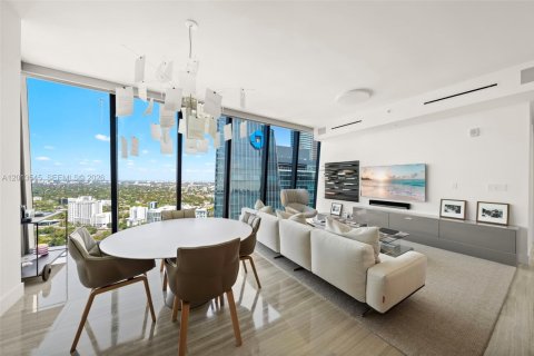 Condo in Miami, Florida, 2 bedrooms  № 2076332 - photo 5