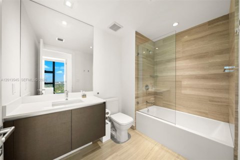 Condo in Miami, Florida, 2 bedrooms  № 2076332 - photo 20