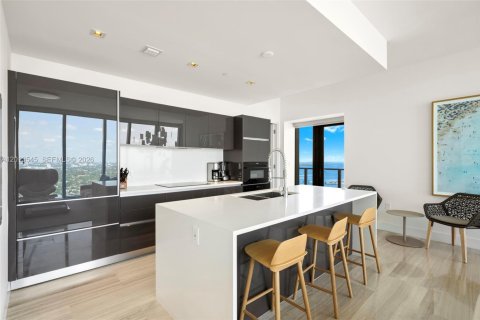 Condo in Miami, Florida, 2 bedrooms  № 2076332 - photo 6