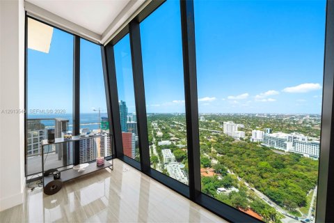 Condo in Miami, Florida, 2 bedrooms  № 2076332 - photo 9