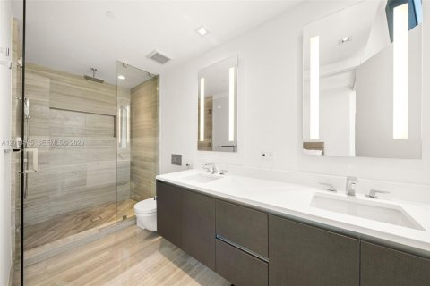 Condo in Miami, Florida, 2 bedrooms  № 2076332 - photo 13