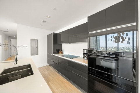 Condo in Miami, Florida, 2 bedrooms  № 2076332 - photo 7
