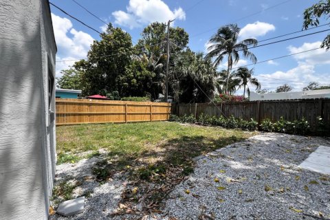 House in West Palm Beach, Florida 3 bedrooms, 127.37 sq.m. № 1171300 - photo 1