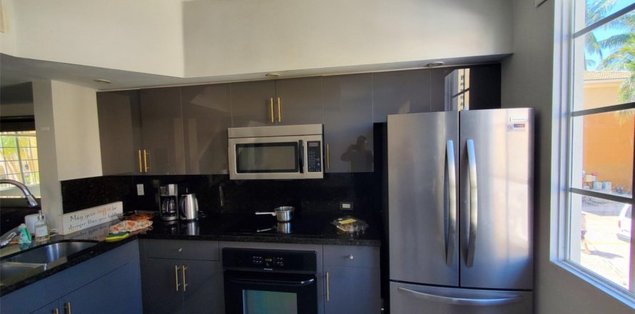 Adosado en Aventura, Florida 2 dormitorios, 117.99 m2 № 1172504