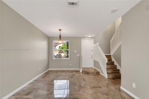 Villa ou maison à vendre à Pembroke Pines, Floride: 4 chambres, 142.7 m2 № 2071304 - photo 8
