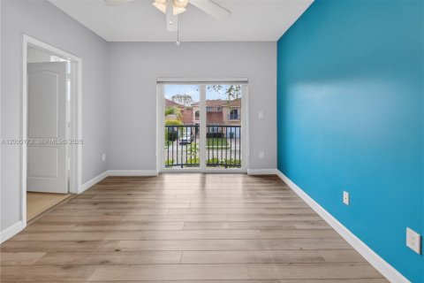 Villa ou maison à vendre à Pembroke Pines, Floride: 4 chambres, 142.7 m2 № 2071304 - photo 17