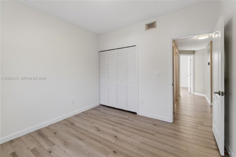 Villa ou maison à vendre à Pembroke Pines, Floride: 4 chambres, 142.7 m2 № 2071304 - photo 27