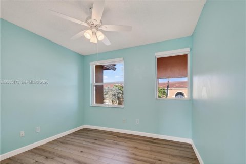 Villa ou maison à vendre à Pembroke Pines, Floride: 4 chambres, 142.7 m2 № 2071304 - photo 22
