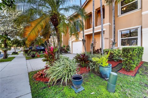 Villa ou maison à vendre à Pembroke Pines, Floride: 4 chambres, 142.7 m2 № 2071304 - photo 4