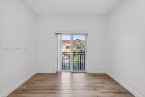 Villa ou maison à vendre à Pembroke Pines, Floride: 4 chambres, 142.7 m2 № 2071304 - photo 25