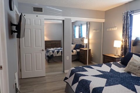 Condo in Port Charlotte, Florida, 2 bedrooms  № 2379005 - photo 23