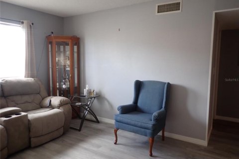 Condo in Port Charlotte, Florida, 2 bedrooms  № 2379005 - photo 7