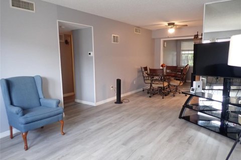 Condo in Port Charlotte, Florida, 2 bedrooms  № 2379005 - photo 4