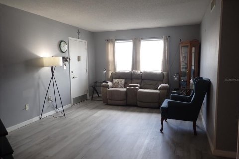 Condo in Port Charlotte, Florida, 2 bedrooms  № 2379005 - photo 5