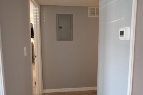 Condo in Port Charlotte, Florida, 2 bedrooms  № 2379005 - photo 18