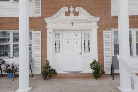Condo in Port Charlotte, Florida, 2 bedrooms  № 2379005 - photo 2