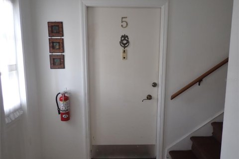 Condo in Port Charlotte, Florida, 2 bedrooms  № 2379005 - photo 3