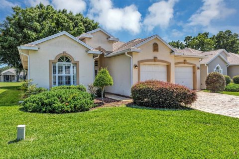 House in Ocala, Florida 3 bedrooms, 152.82 sq.m. № 2157485 - photo 2