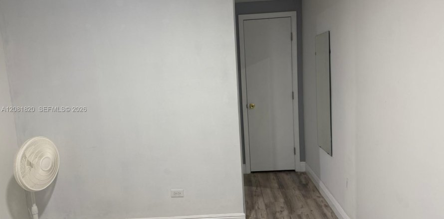 Immobilier commercial à Cutler Bay, Floride 1 chambre, 153.29 m2 № 2341406