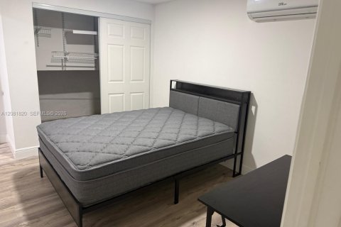 Immobilier commercial à louer à Cutler Bay, Floride: 1 chambre, 153.29 m2 № 2341406 - photo 6