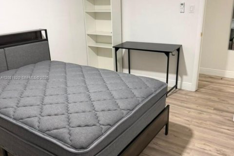 Immobilier commercial à louer à Cutler Bay, Floride: 1 chambre, 153.29 m2 № 2341406 - photo 4
