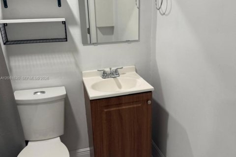 Immobilier commercial à louer à Cutler Bay, Floride: 1 chambre, 153.29 m2 № 2341406 - photo 8